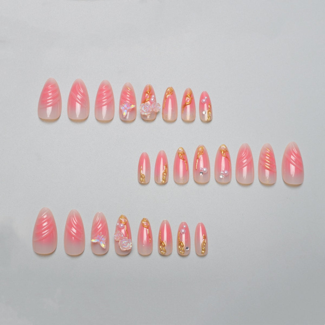 Künstlerische florale Nagelverlängerungen Karnz