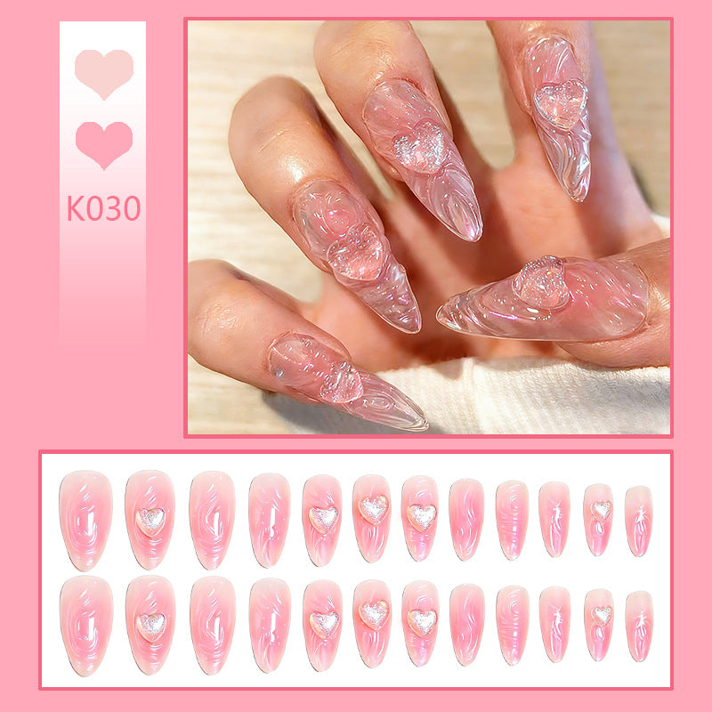 Kunstvolle Nagelspitzen mit transparentem Design Karnz