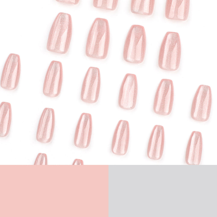 Glamouröse Kunstnägel mit Glitzer und Ombre-Design Karnz