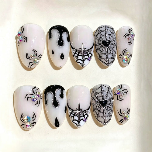 Halloween-Themed Press-On Nail Art Set mit Spinnennetz- und Gespensterdesign