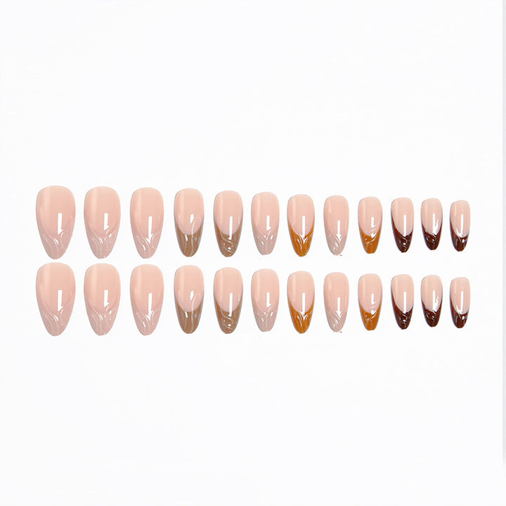 Kreative Nagelspitzen im eleganten Design Karnz