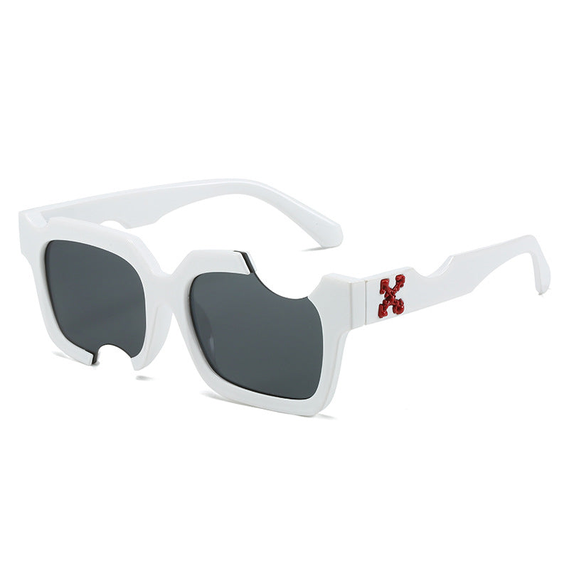 Damen moderne, geometrische Sonnenbrille mit außergewöhnlichem Rahmen Karnz