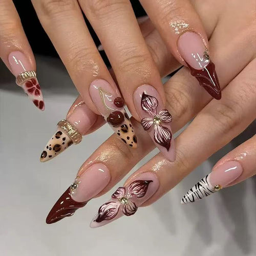 Künstlerische dekorative Stiletto Press-On Nägel Karnz