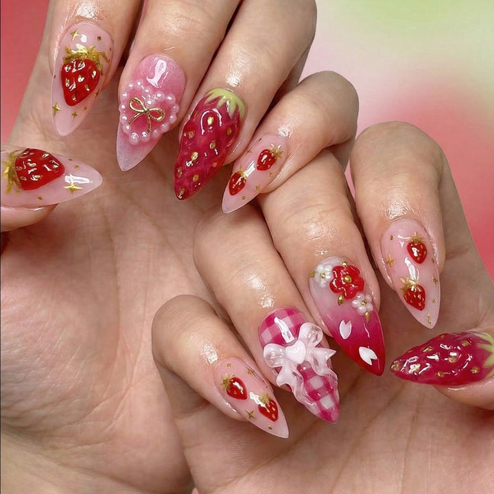 Erdbeer-Themen Press-On Nail Art Set Karnz