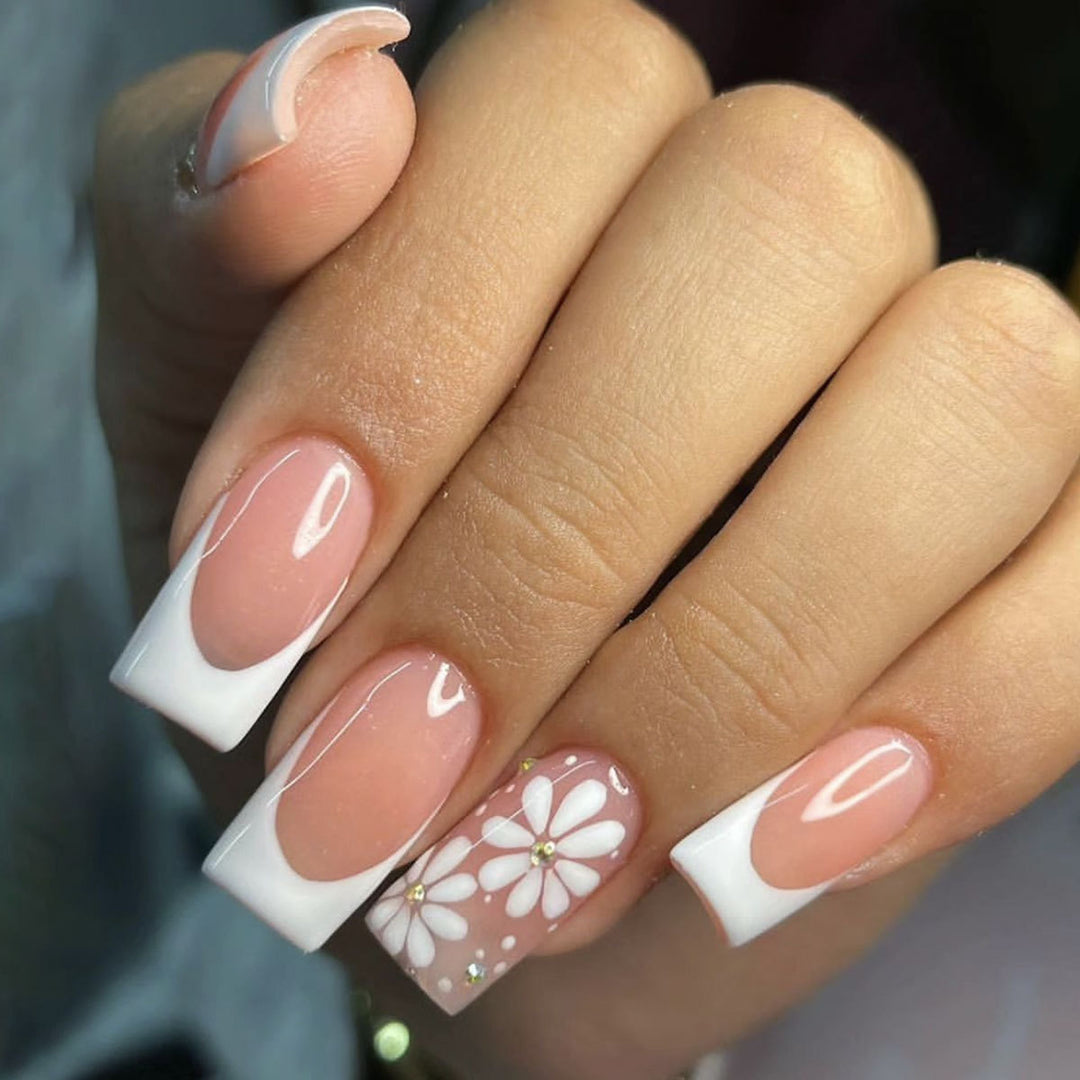 Elegante florale Akzent-Nagelkunstverlängerungen Karnz