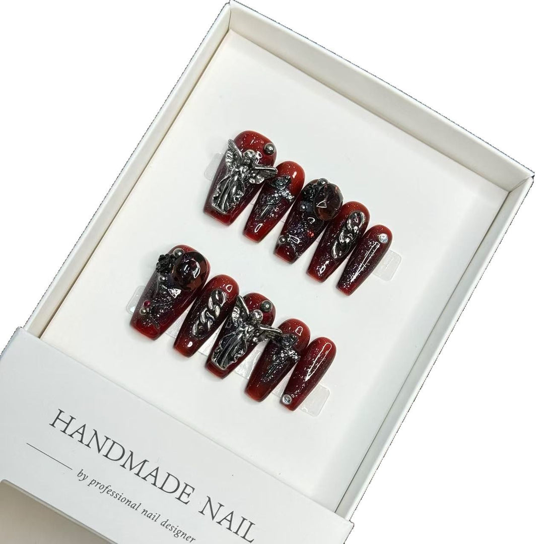 Künstlerisches Press-On-Nagelset mit 3D-Gothic-Akzenten