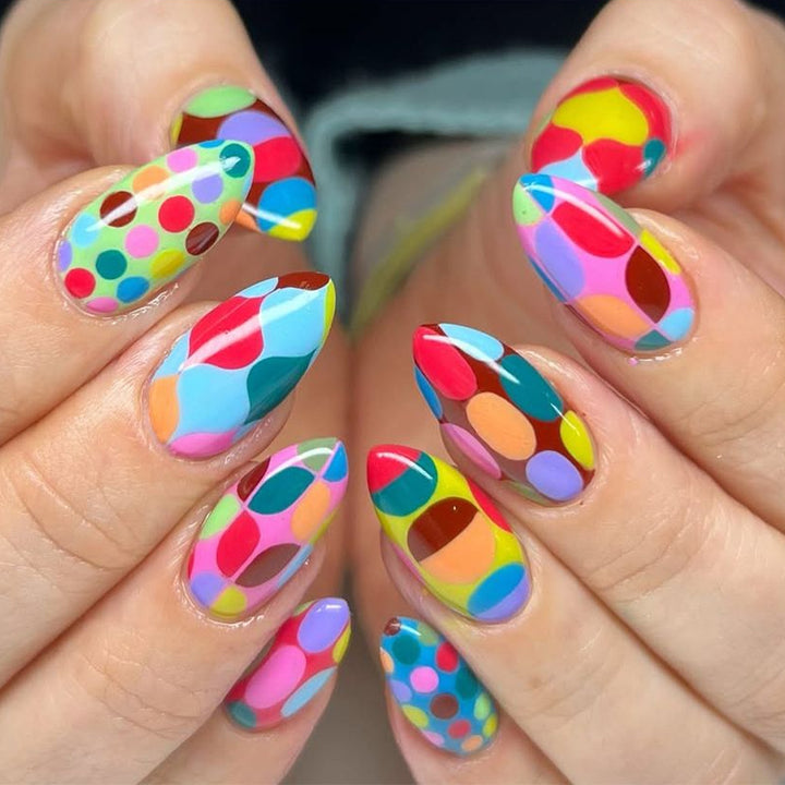 Kreatives Nageldesign Karnz