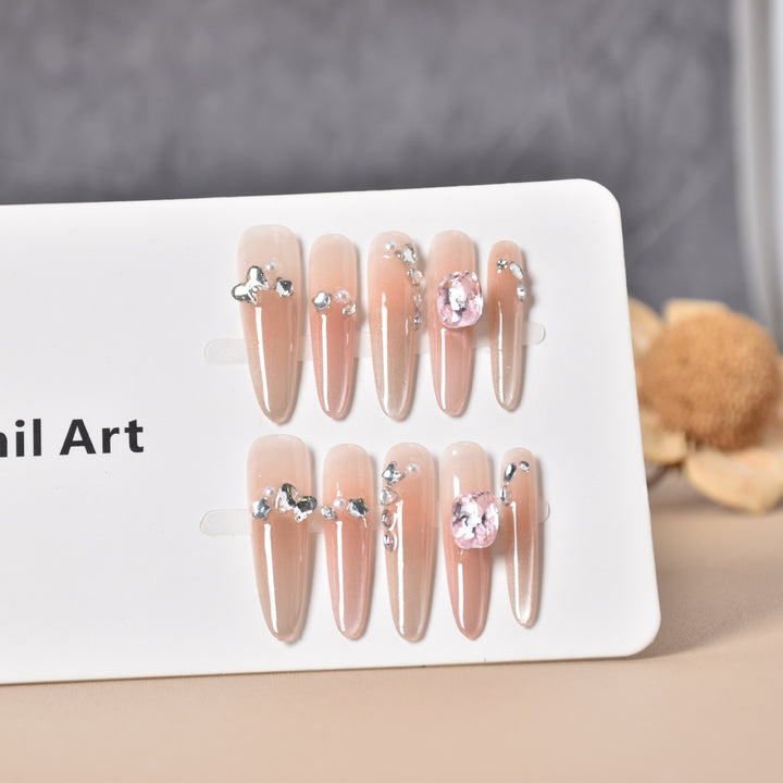 Elegante mit Strass veredelte Press-On Nagelverlängerungen Karnz