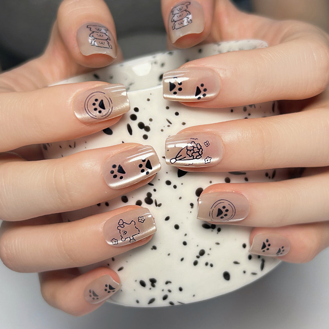 Künstliche Nagelkunst mit verspielten Tiermotiven Karnz