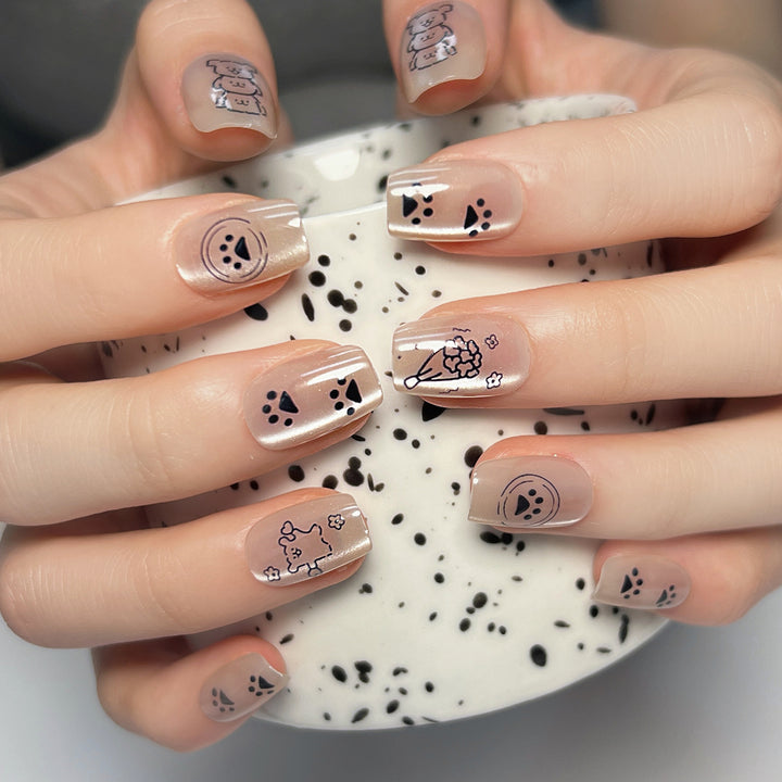 Künstliche Nagelkunst mit verspielten Tiermotiven Karnz