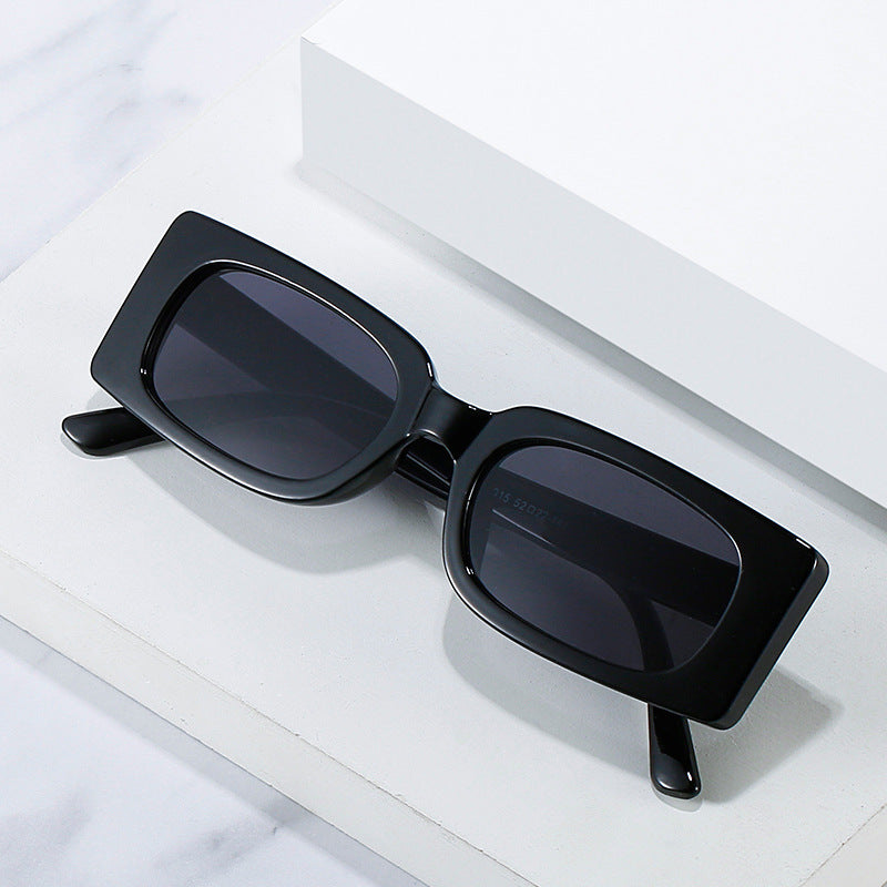 Damen Sonnenbrille im modernen Retro-Stil Karnz
