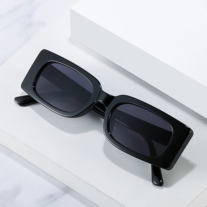 Damen Sonnenbrille im modernen Retro-Stil Karnz