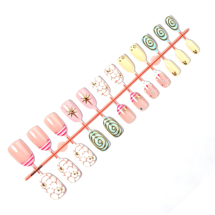 Dekoratives Press-On-Nagelset mit künstlerischen Designs Karnz