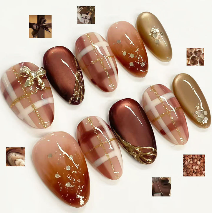 Dekorativer Press-On Nagelset mit goldenen Akzenten