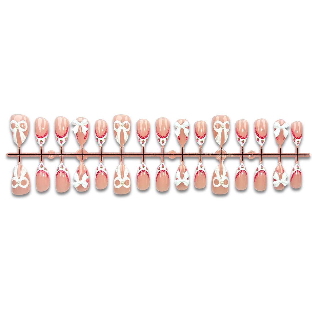 Stylisches dekoratives Press-On Nagelkunstset