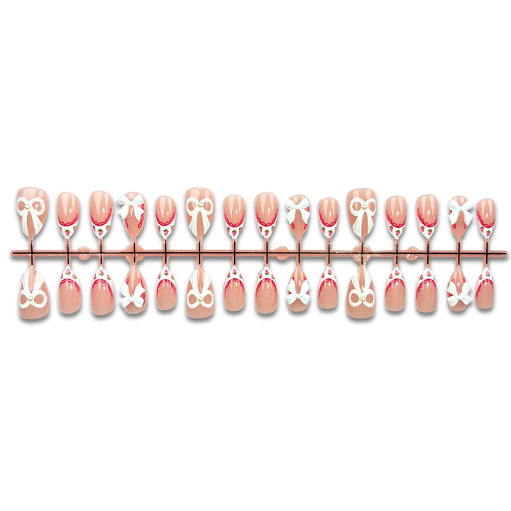 Stylisches dekoratives Press-On Nagelkunstset
