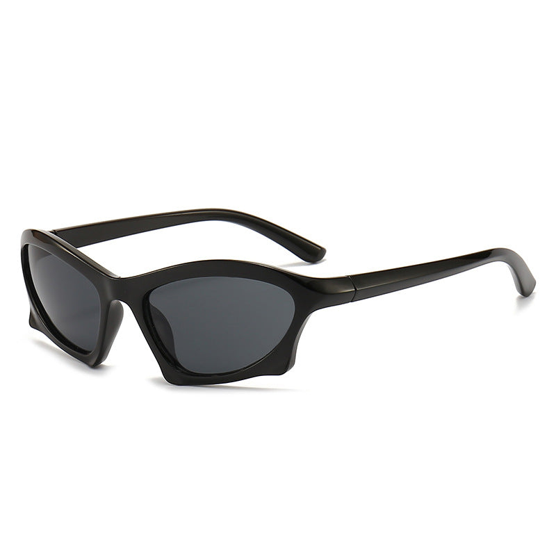 Damen moderne und stilvolle Sonnenbrille mit attraktivem Design Karnz