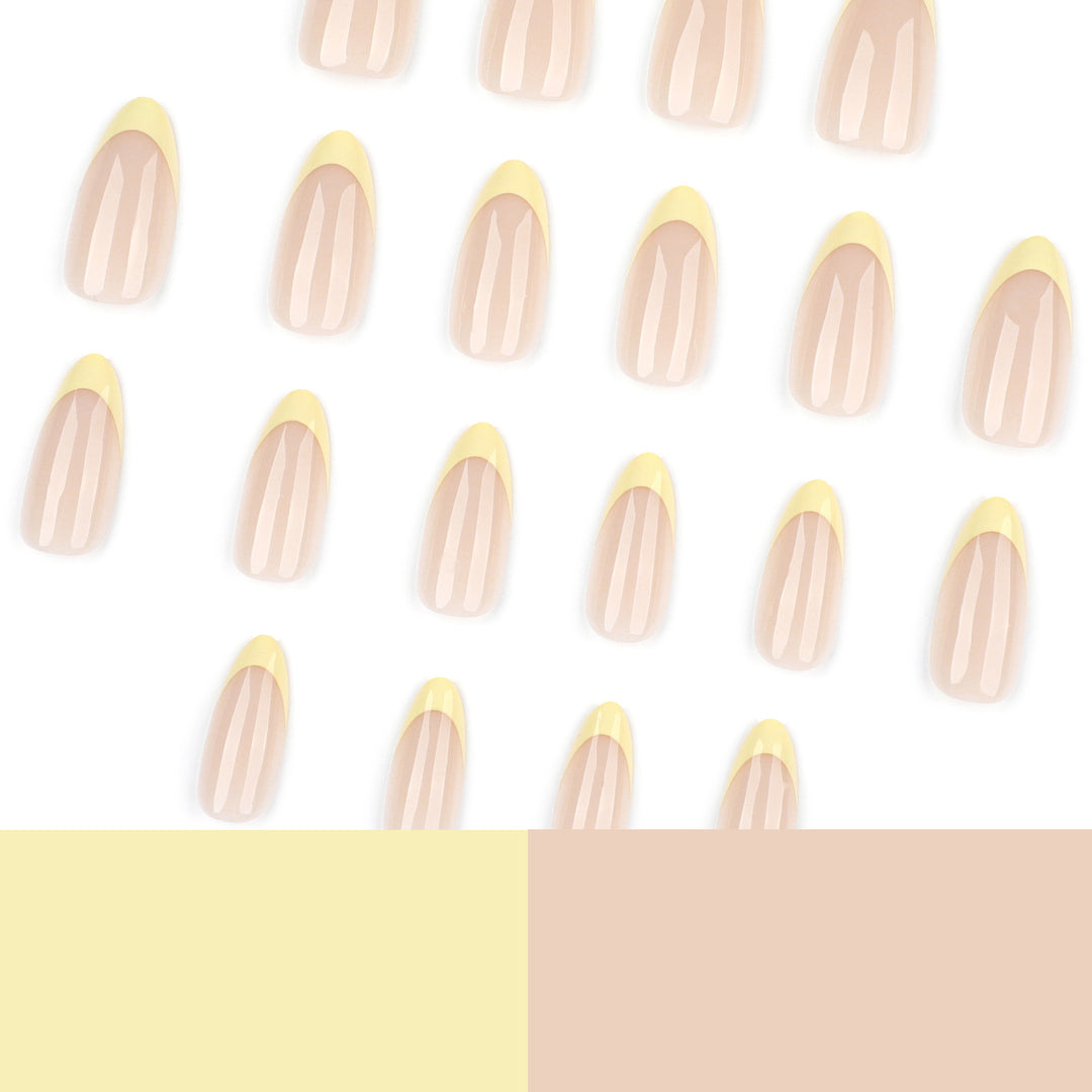 Elegante Nagelkunst mit Farbverlauf und Glanz Karnz