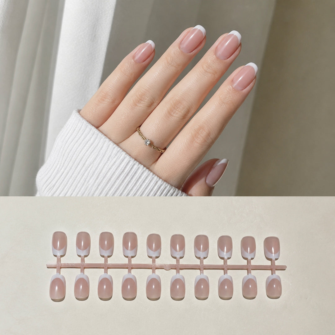 Chic Französisches Tip Press-On Nagelkunstset Karnz