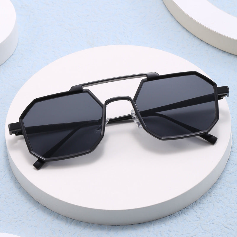 Damen stilvolle Sonnenbrille im eleganten Achtkant-Design Karnz