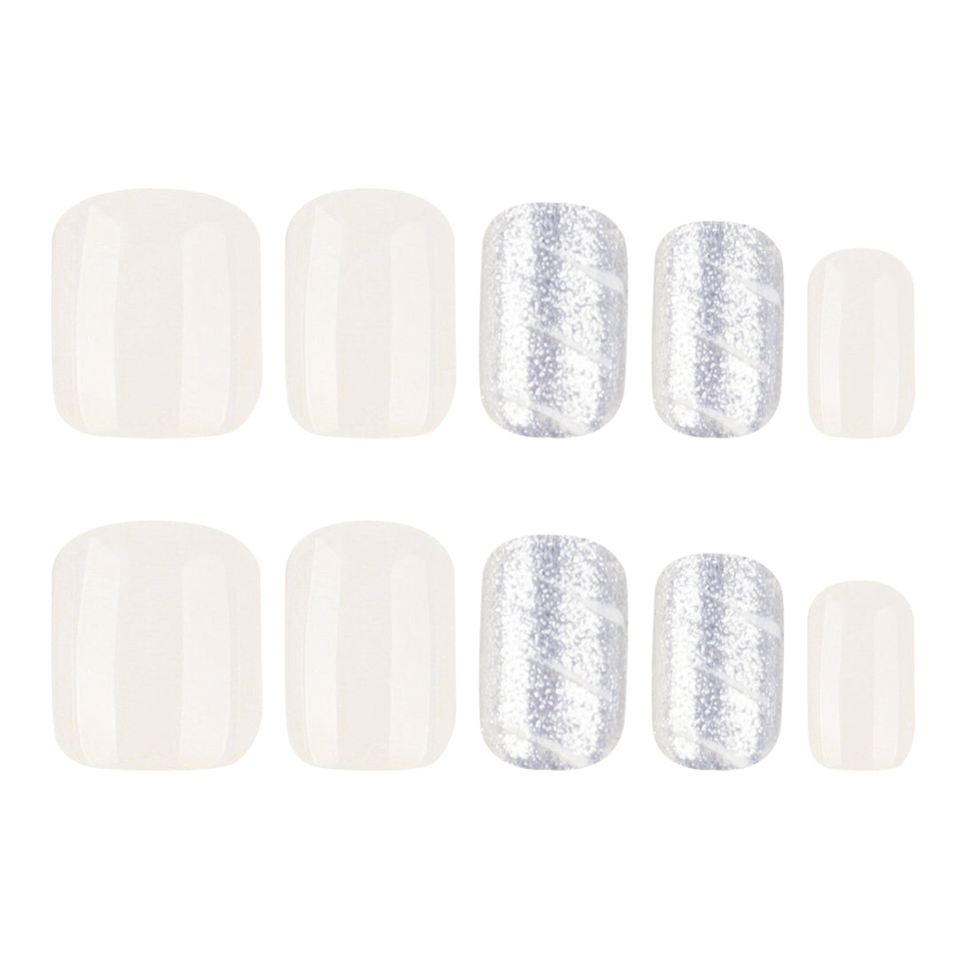Kunstvolle und glitzernde Nageldesigns Karnz