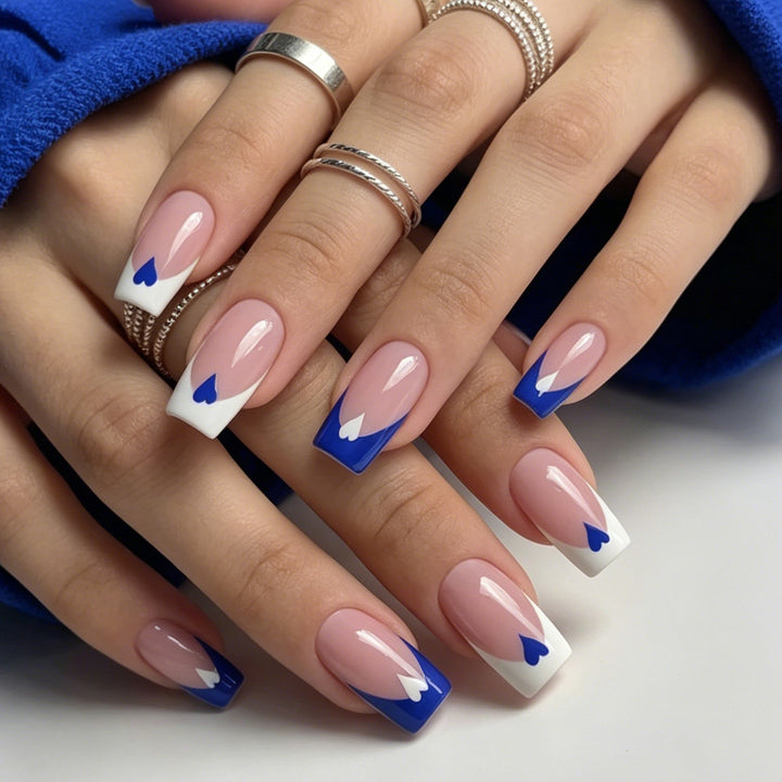 Künstlerisches Herzdesign Nagelverzierungen Karnz