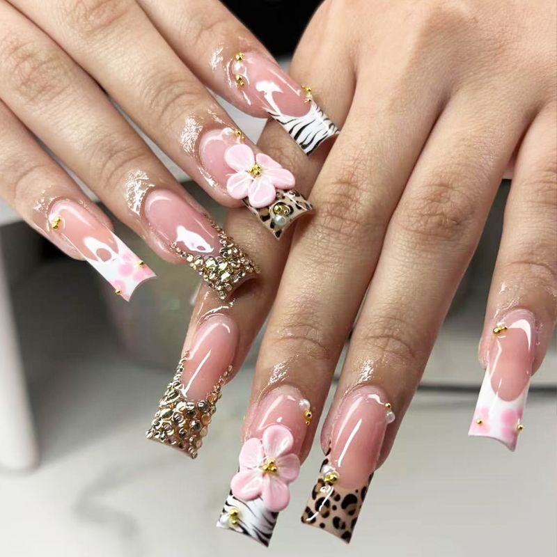 Artisan Dekorative Nagelspitzen Karnz