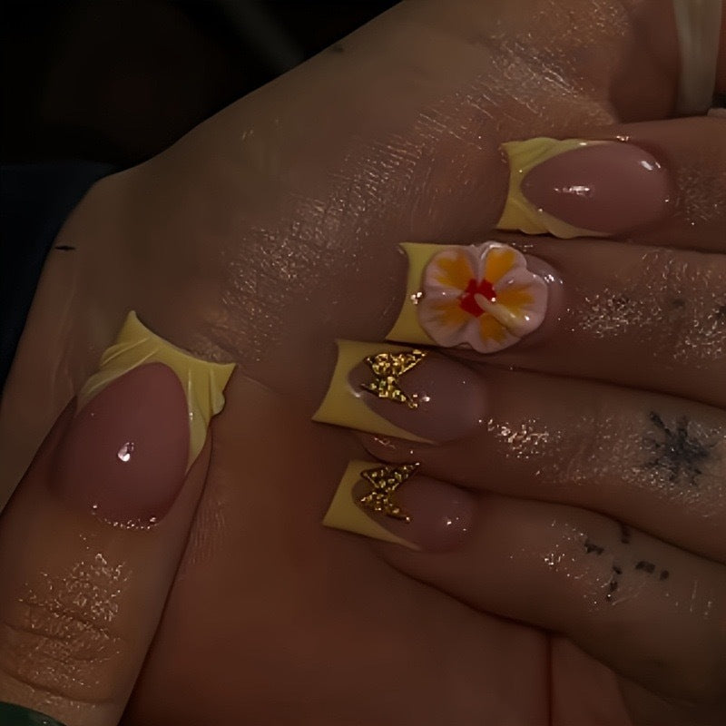 Künstlerische Frühlingsblumen Nagelkunstverzierung Karnz