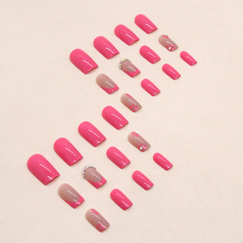 Künstlerische florale Press-On-Nageldesigns Karnz