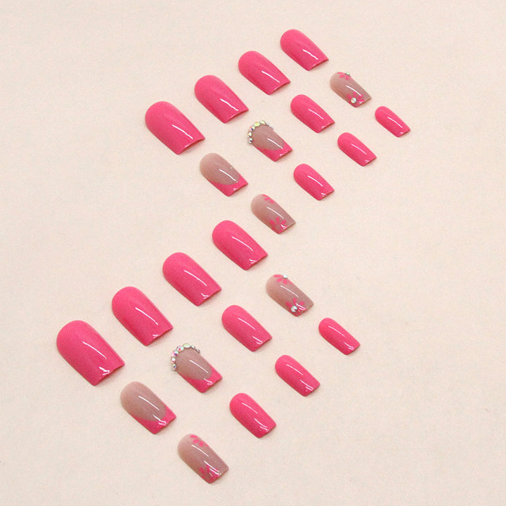 Künstlerische florale Press-On-Nageldesigns Karnz