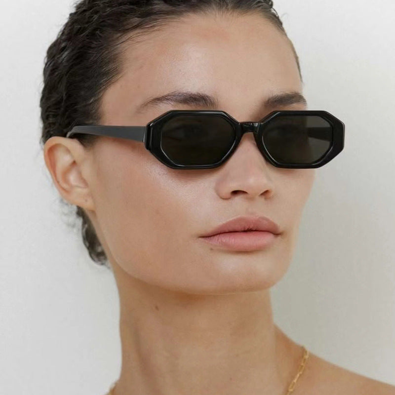 Damen auffällige Sonnenbrille im modernen achteckigen Design Karnz