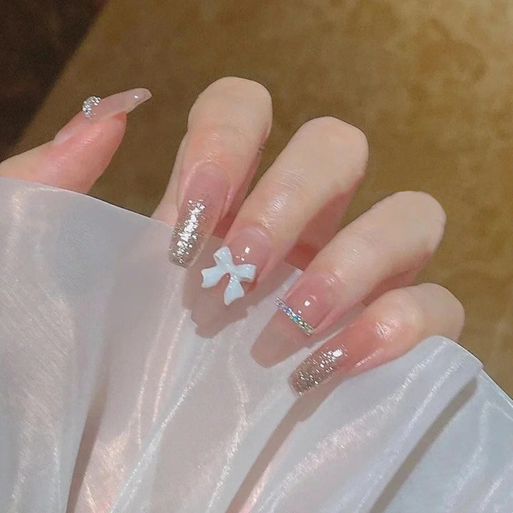 Künstliche Fingernägel mit Herz-Design Karnz