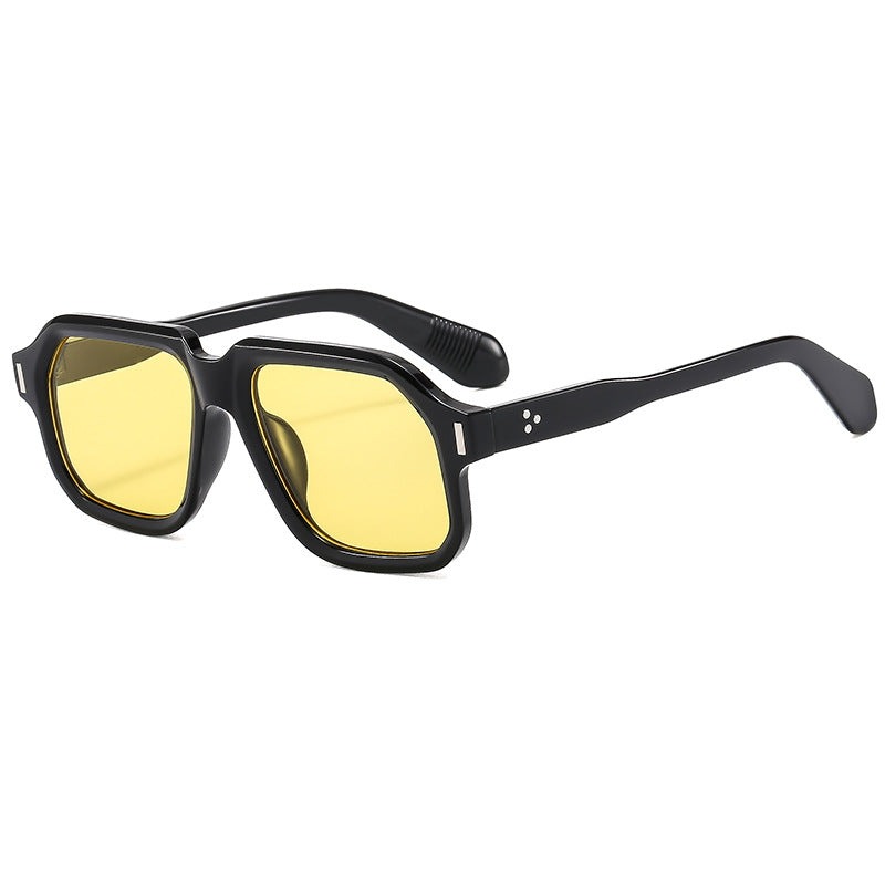 Damen Elegante und stylische Sonnenbrille im modernen Design Karnz