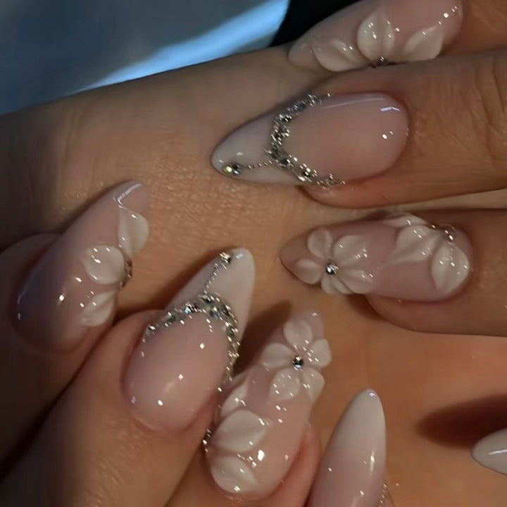 Acryl-Nagelverlängerungen mit elegantem Blumen-Design Karnz