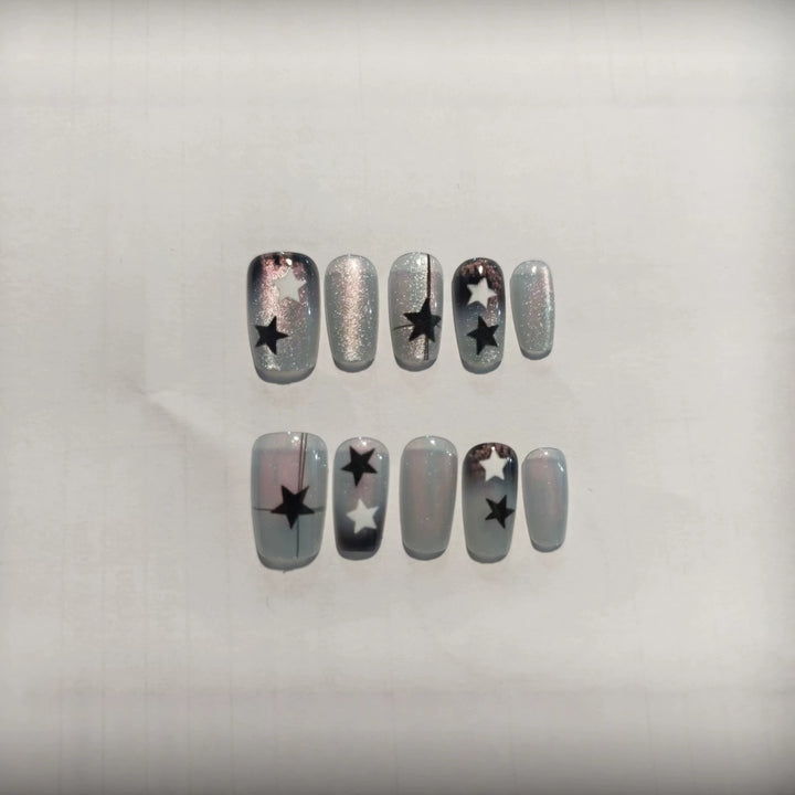 Künstlerisches Sternmuster Press-On Nagelset Karnz