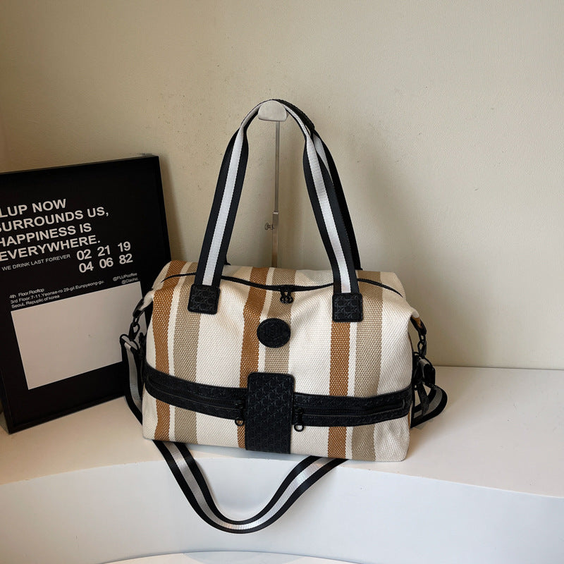 Stylische gestreifte Wochenend-Duffel-Tasche Karnz
