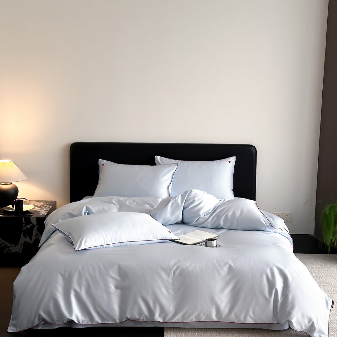 Luxus Satin Bettbezug Set mit kontrastierenden gepipten Kissenbezügen