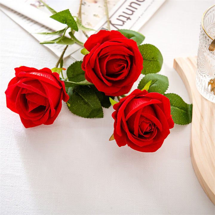 Realistische elegante Rosenstem