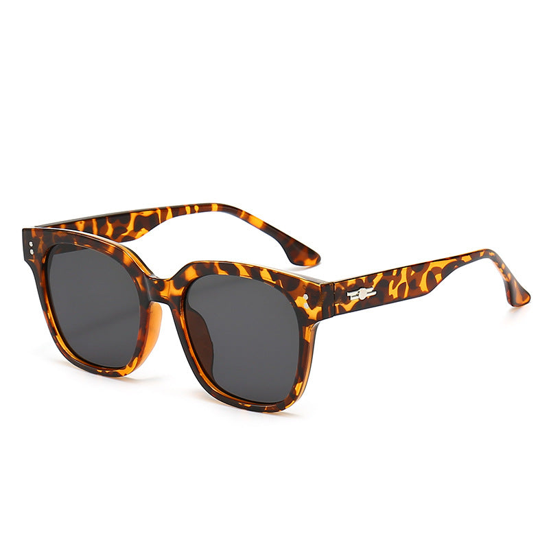 Damen quadratische Sonnenbrille mit stylischem Rahmen Karnz