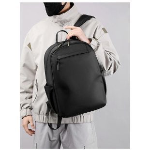 Moderner minimalistischer struktureller Rucksack Karnz