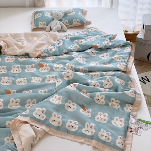 Kinder-Bettwäscheset aus Baumwollsatin mit verspieltem Safari-Tierprint und kontrastierter Saumkante