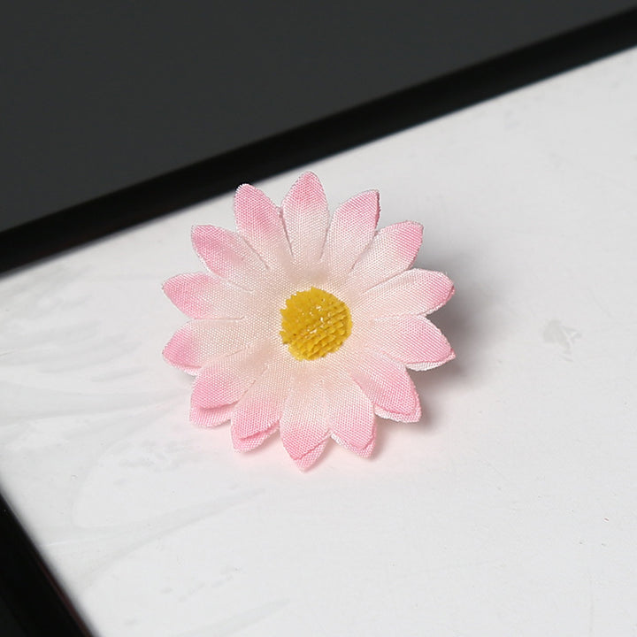 Elegante Stoff Margeritenblume Brosche für dekorativen Gebrauch