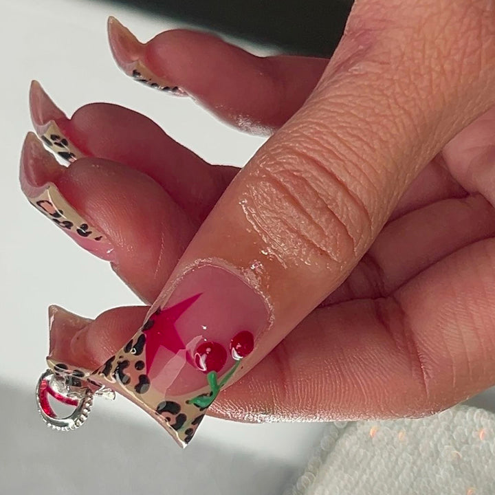Künstlerische Leopardenmuster Press-On Nagelkunst Karnz