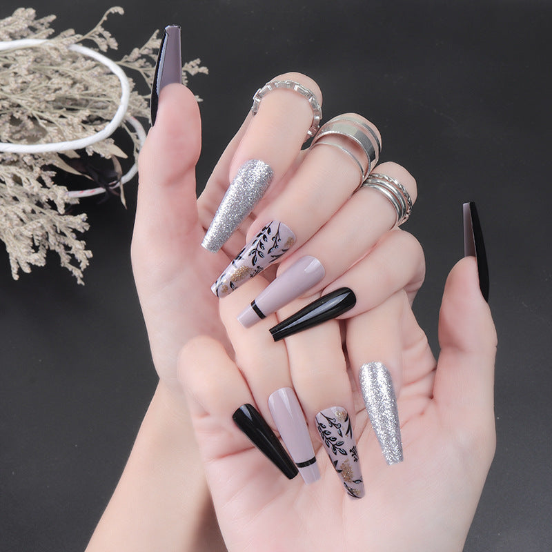 Glamouröse Stiletto Press-On Nägel Set Karnz