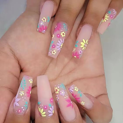 Dekorative florale Press-On Nagelkunst Karnz