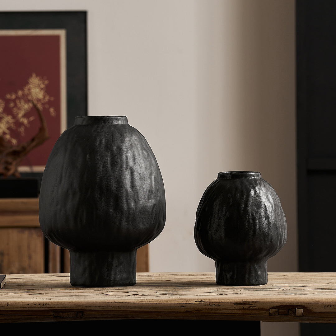 Dekorative Keramikvase im modernen Design Karnz