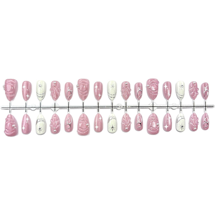 Stylisches Press-On Nail Art Kit