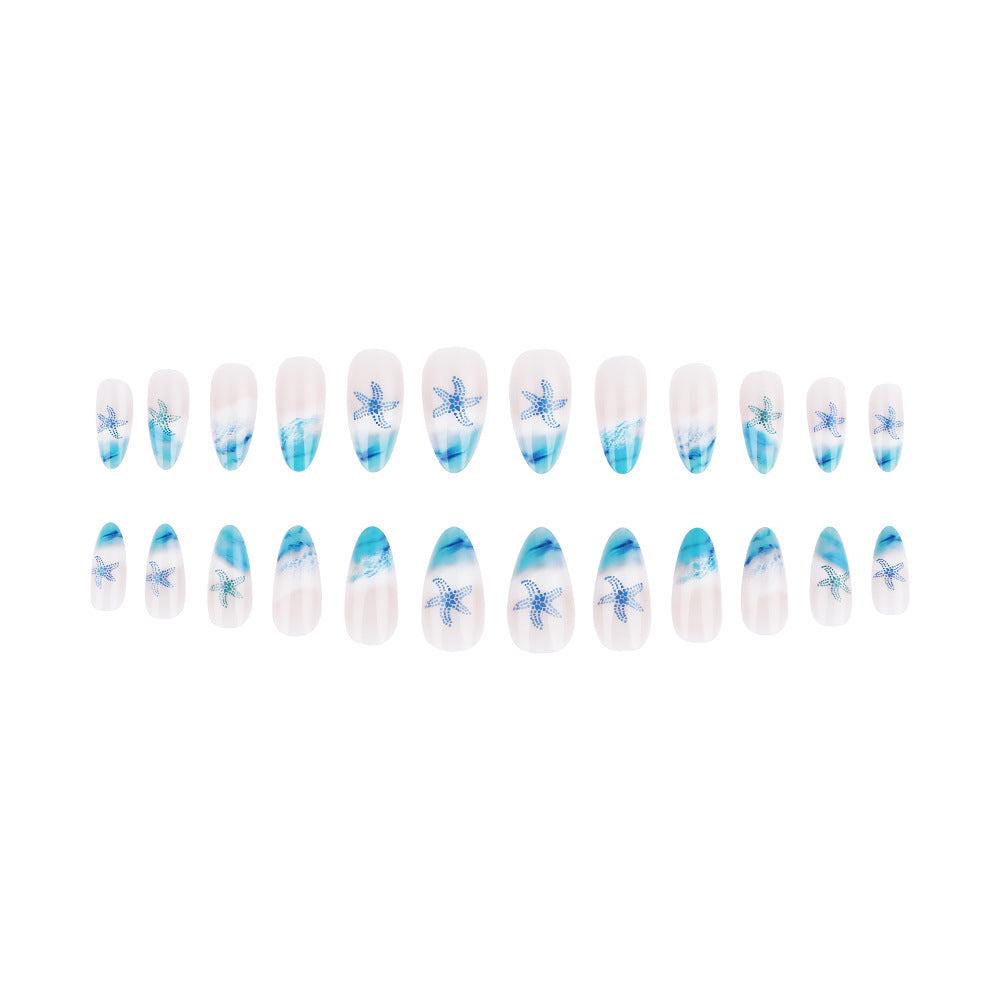 Künstlerisches Press-On Nagelset mit ozean-inspiriertem Design Karnz