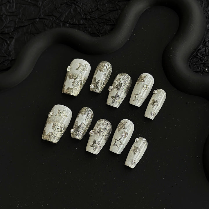 Herz dekoriertes Press-On Nagelset