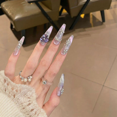 Aufwendige dekorative Nageldesign Karnz